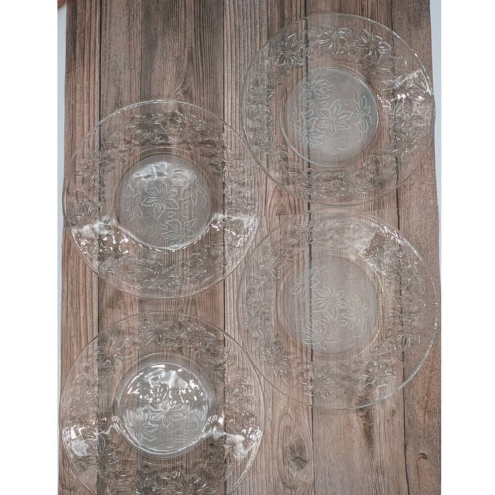 Princess House Fantasia Crystal Frosted Poinsettia Salad Dessert Plates 8” Set 4